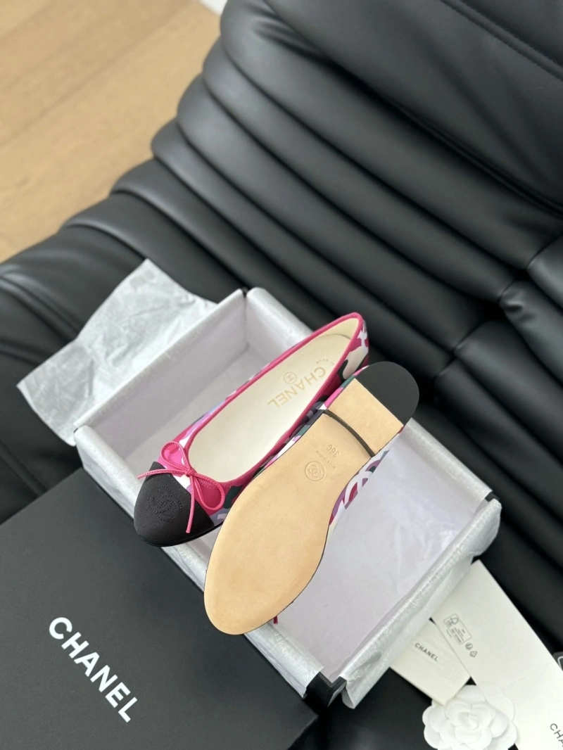 Bold Chxnxl Flat Shoes 126291