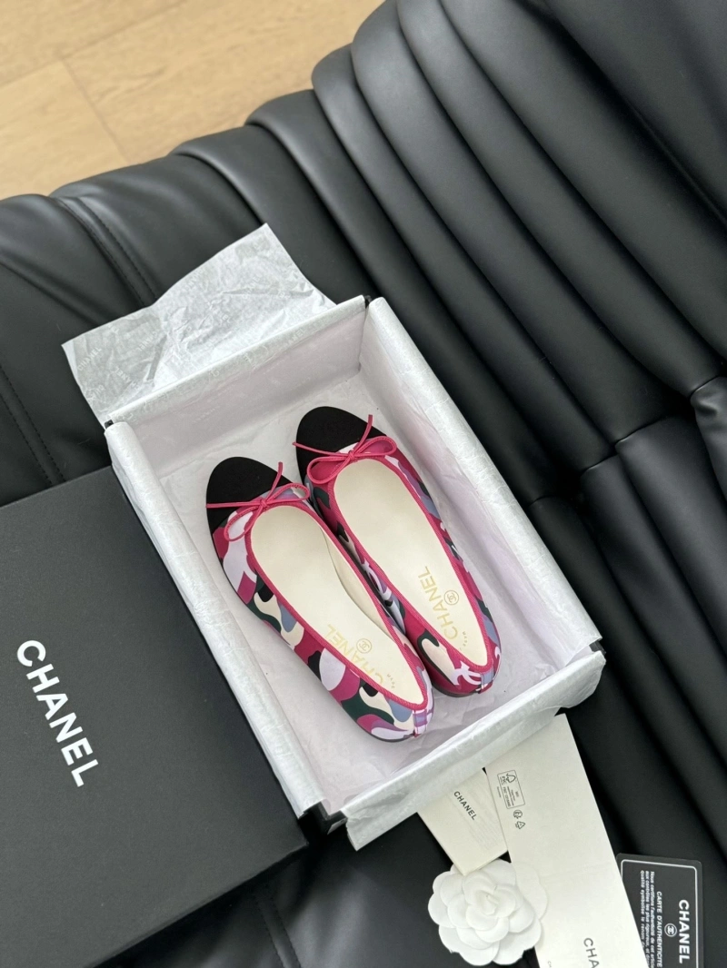 Bold Chxnxl Flat Shoes 126291