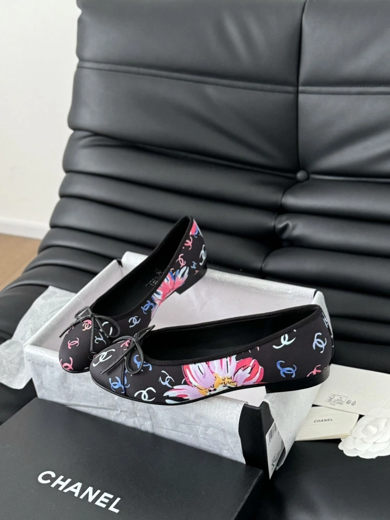 Bold Chxnxl Flat Shoes 126287
