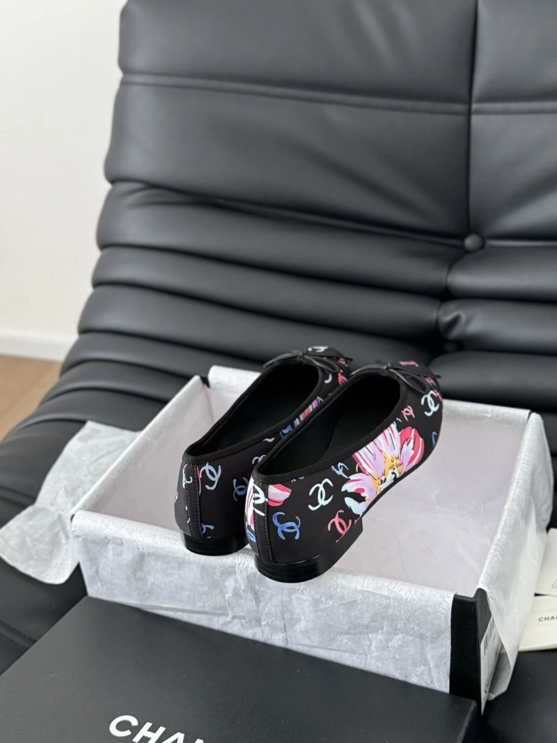Bold Chxnxl Flat Shoes 126287
