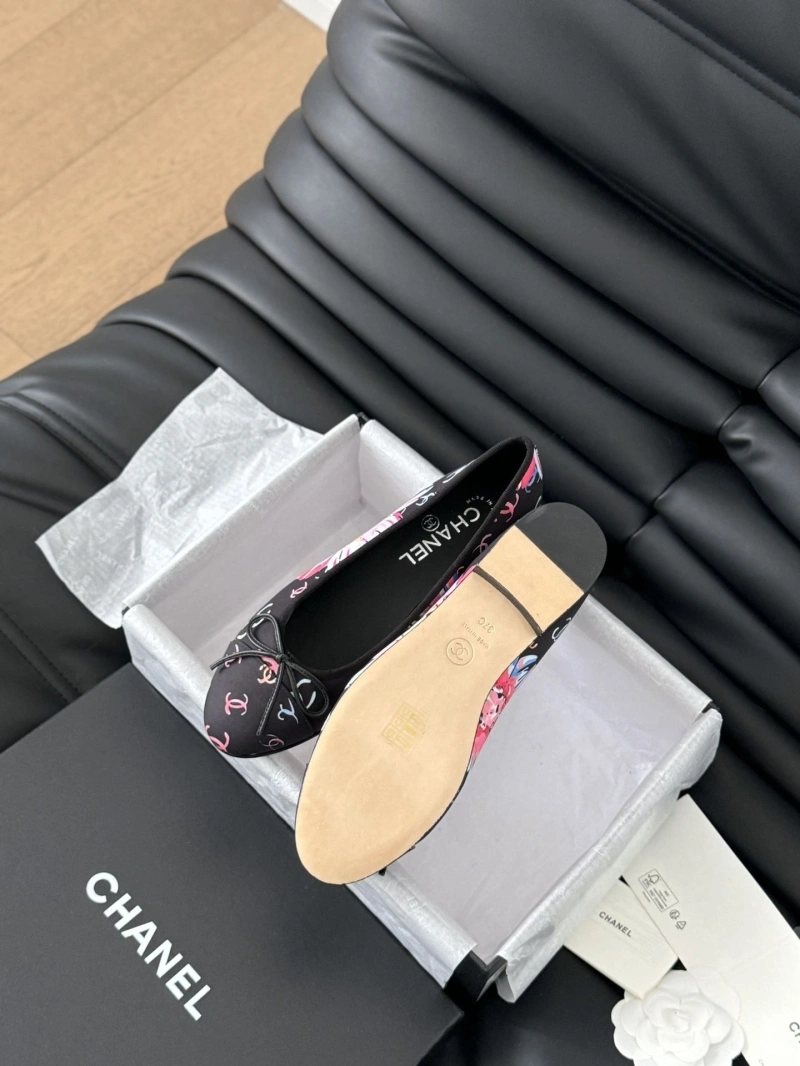 Bold Chxnxl Flat Shoes 126287