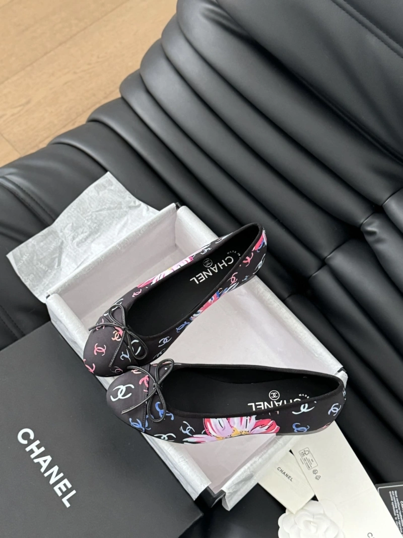 Bold Chxnxl Flat Shoes 126287