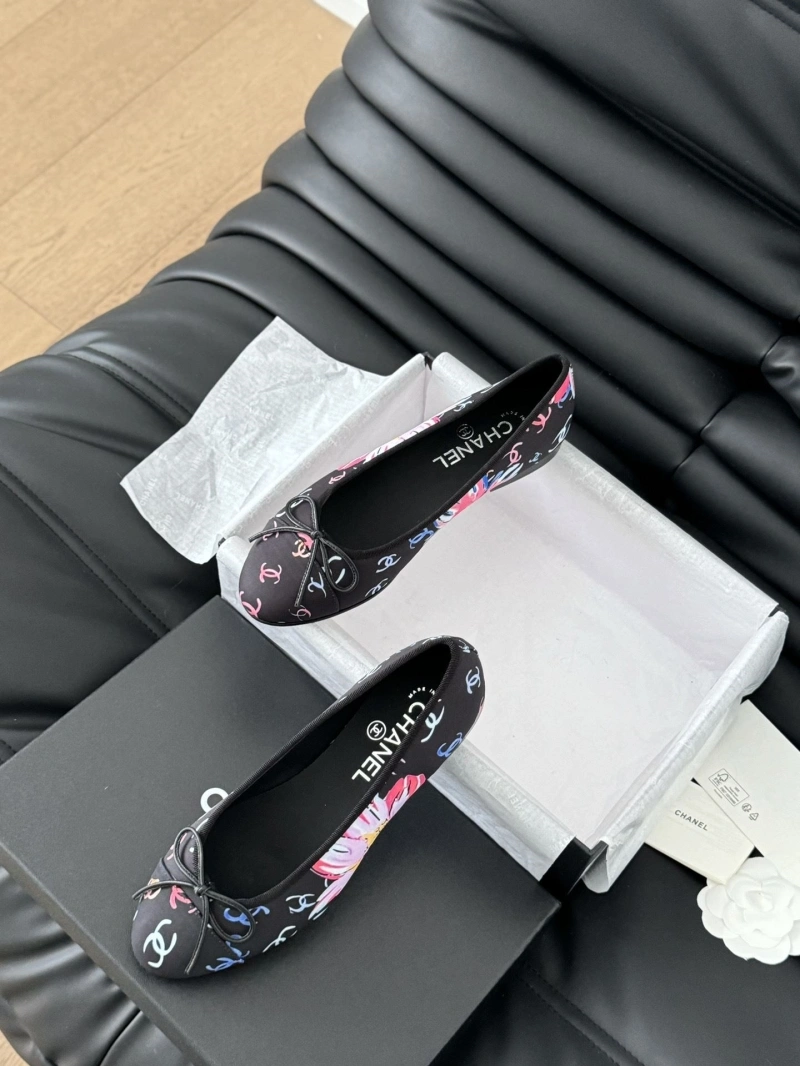 Bold Chxnxl Flat Shoes 126287