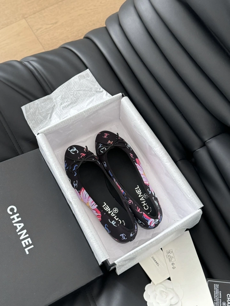 Bold Chxnxl Flat Shoes 126287