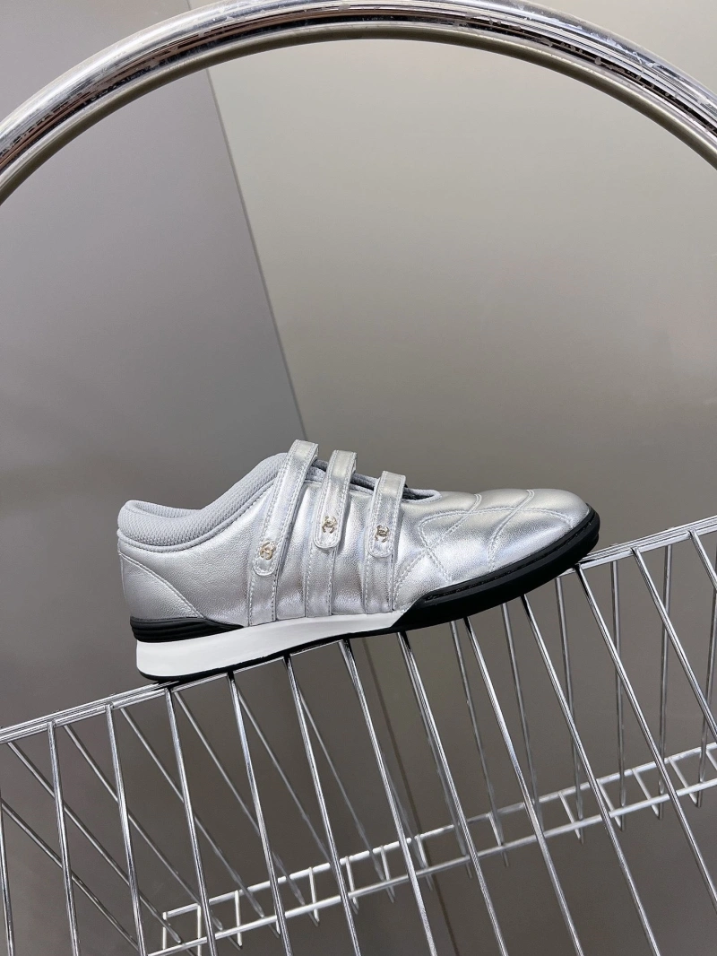 Bright Chxnxl Sneakers 125913