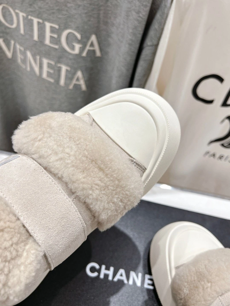 HighQuality Chxnxl Sneakers 125908