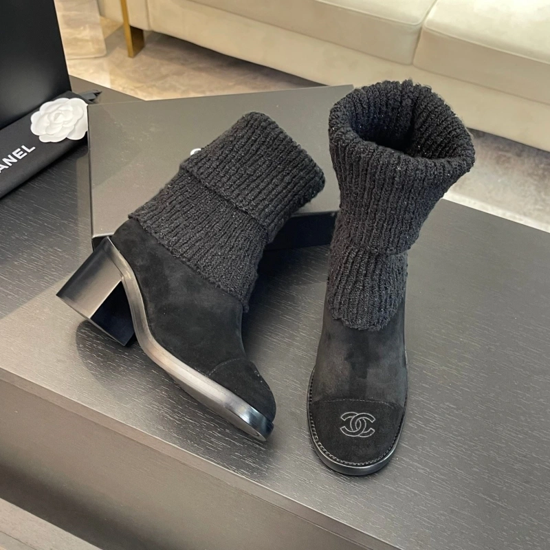 Versatile Chxnxl Boots 126372
