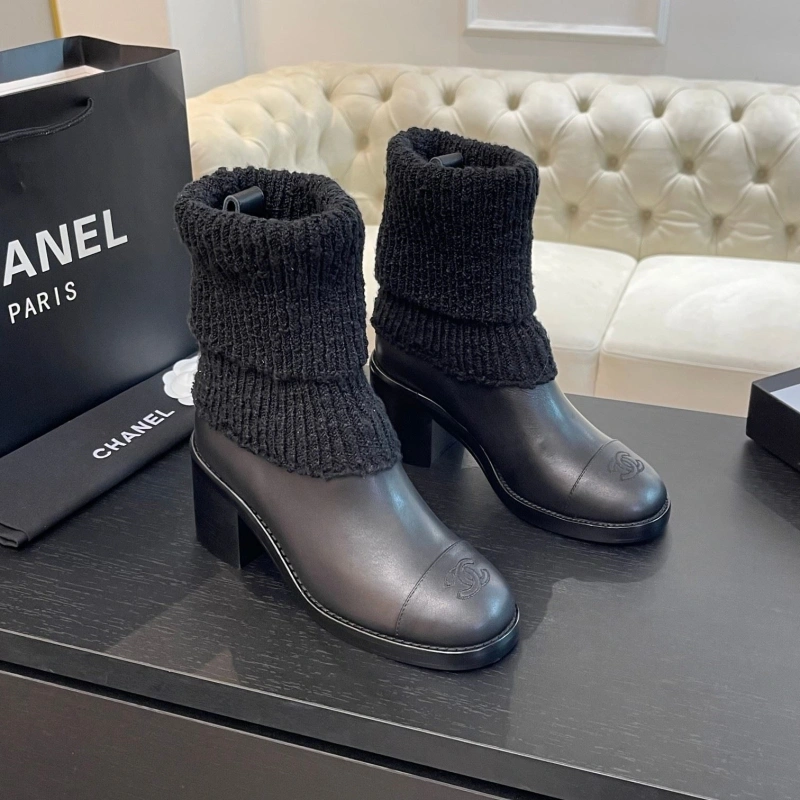 Versatile Chxnxl Boots 126372