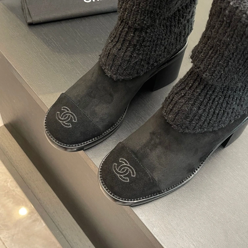 Versatile Chxnxl Boots 126372