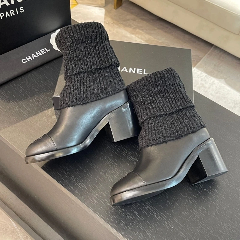 Versatile Chxnxl Boots 126372