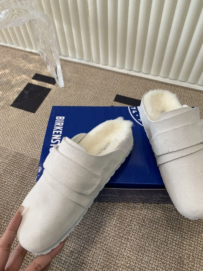 Durable Othxr Slippers 214916