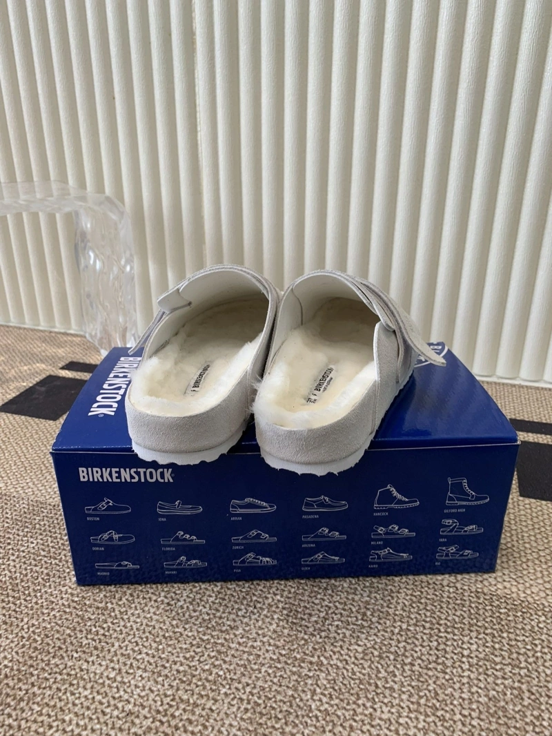 Durable Othxr Slippers 214916