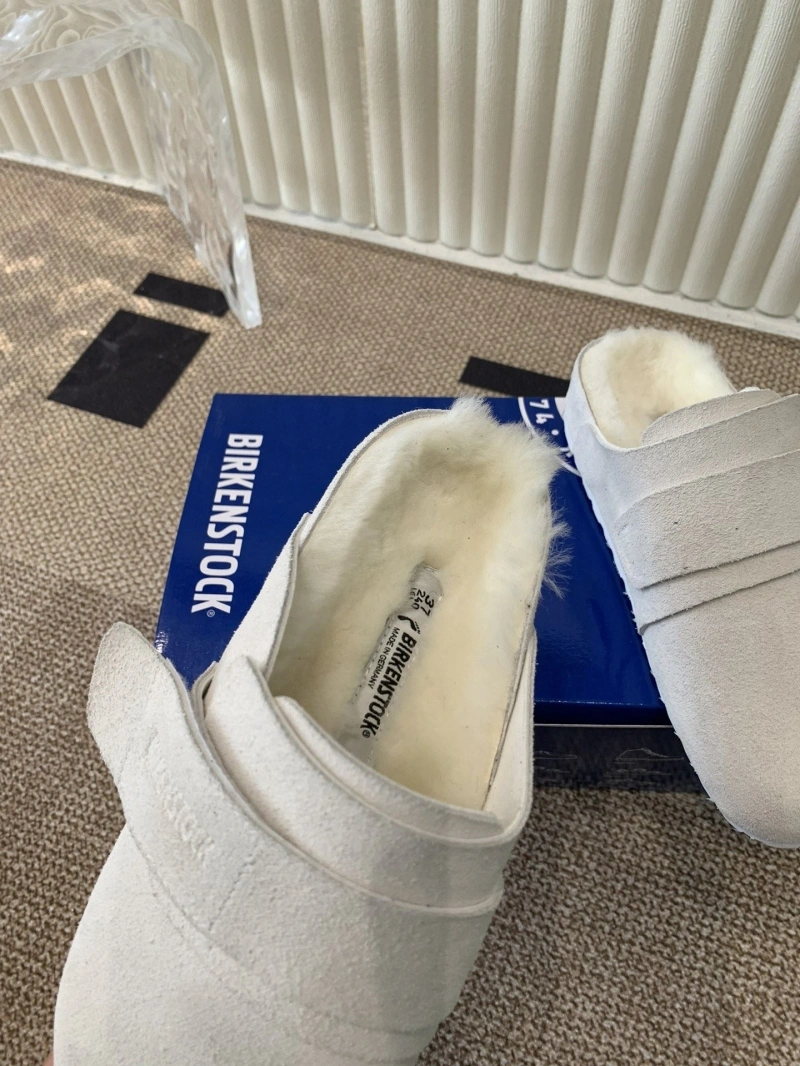 Durable Othxr Slippers 214916