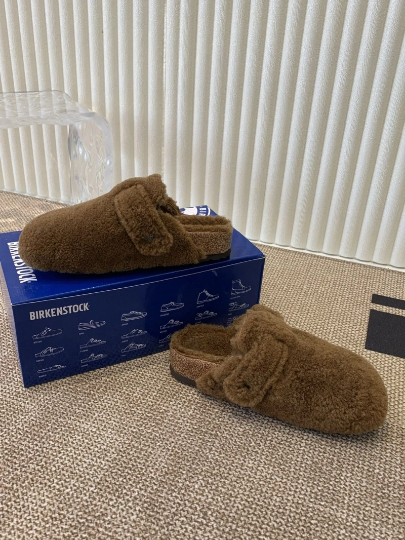 Trendy Othxr Slippers 214917
