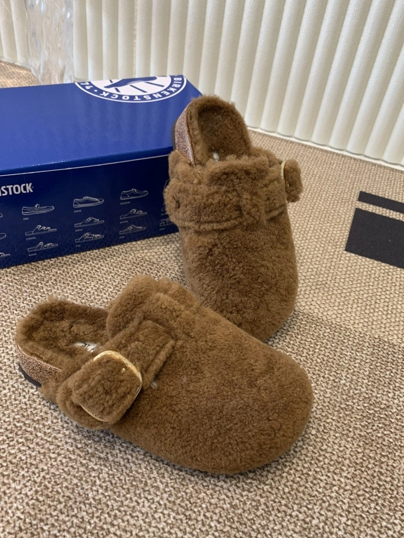 Trendy Othxr Slippers 214917