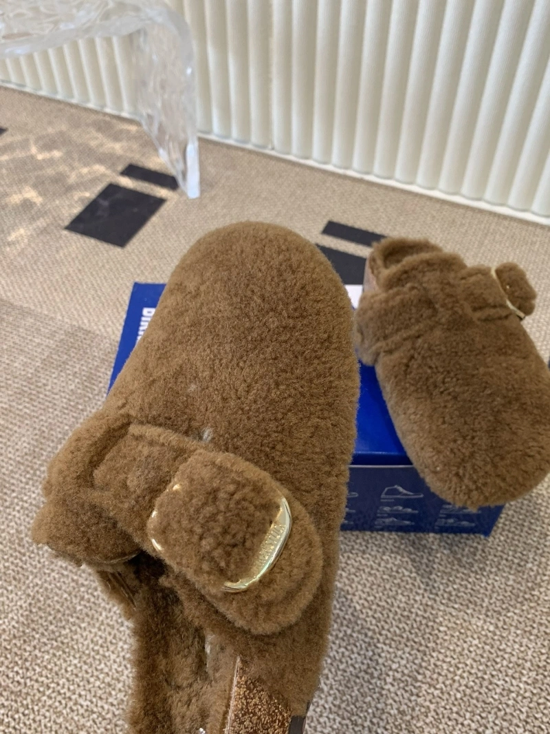 Trendy Othxr Slippers 214917