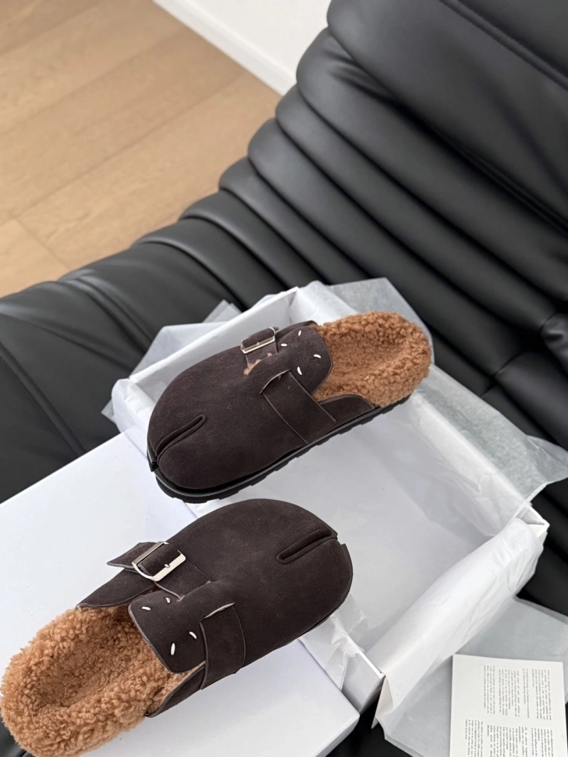 Othxr Slippers EyeCatching 214904