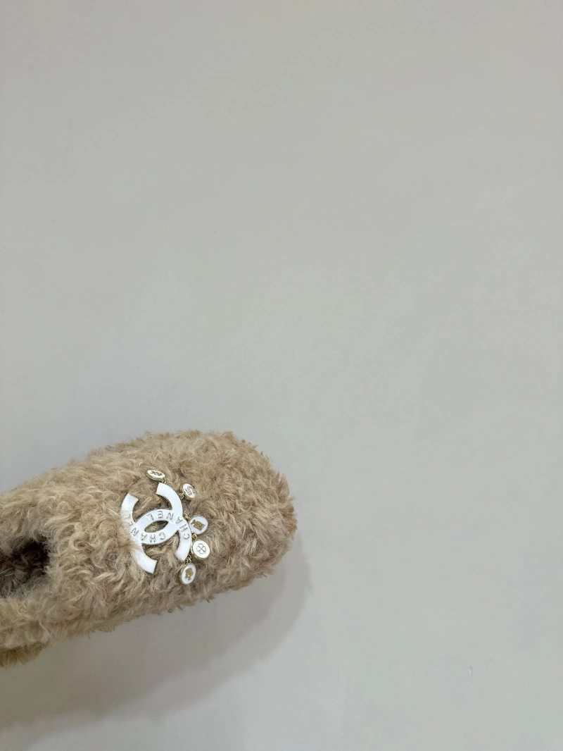 Reliable Chxnxl Slippers 126053