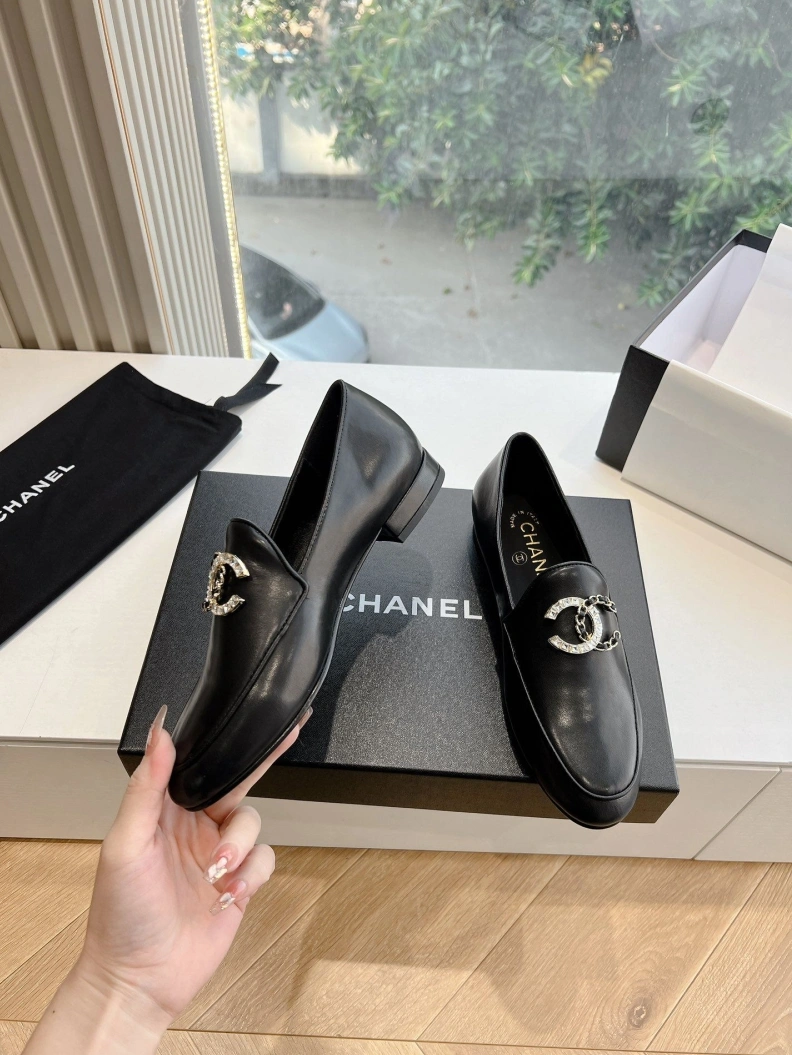 Sleek Chxnxl Leather Shoes 117879