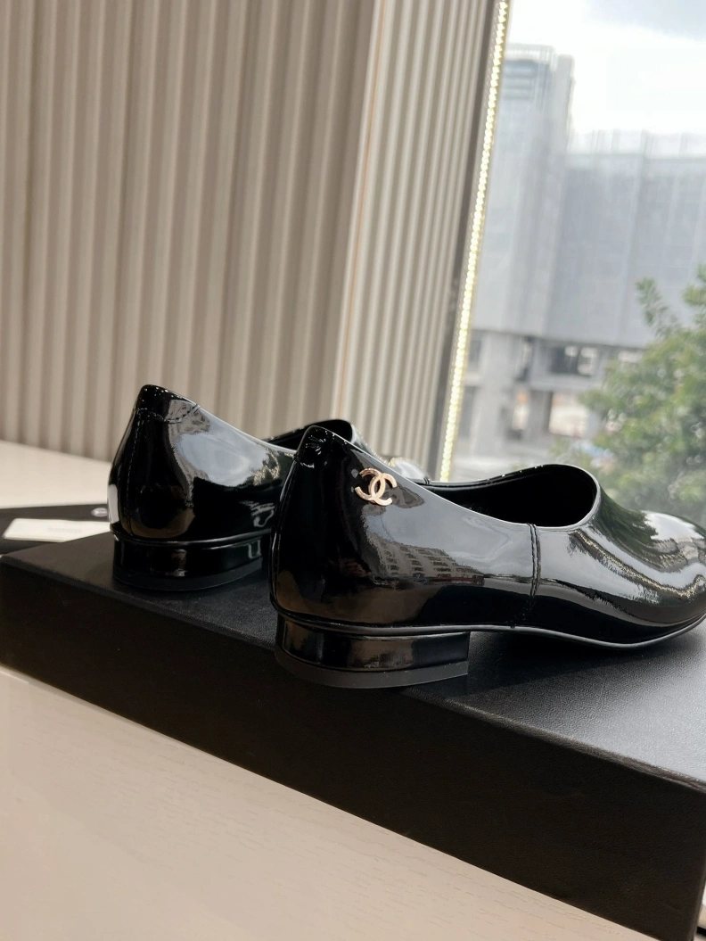 Flexible Chxnxl Leather Shoes 117877