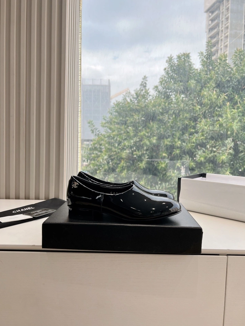 Flexible Chxnxl Leather Shoes 117877