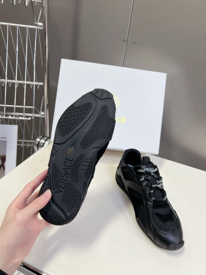 Sophisticated Gxvxnchy Sneakers 151773