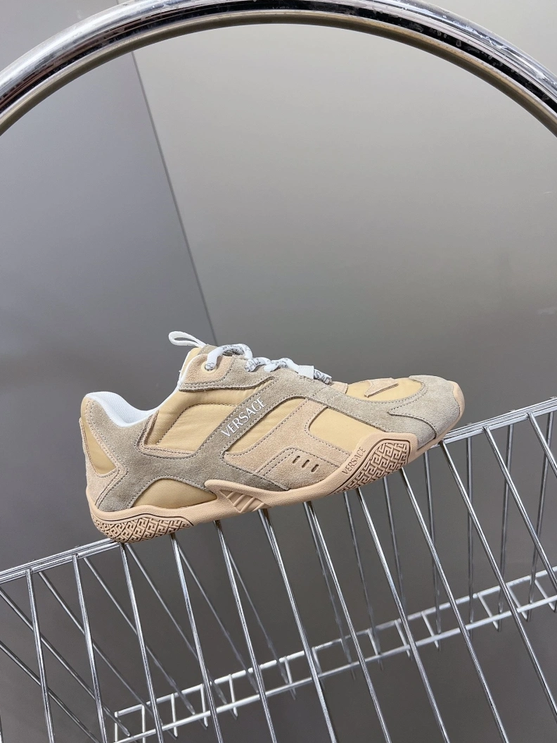 Gxvxnchy Sneakers Bright 151770