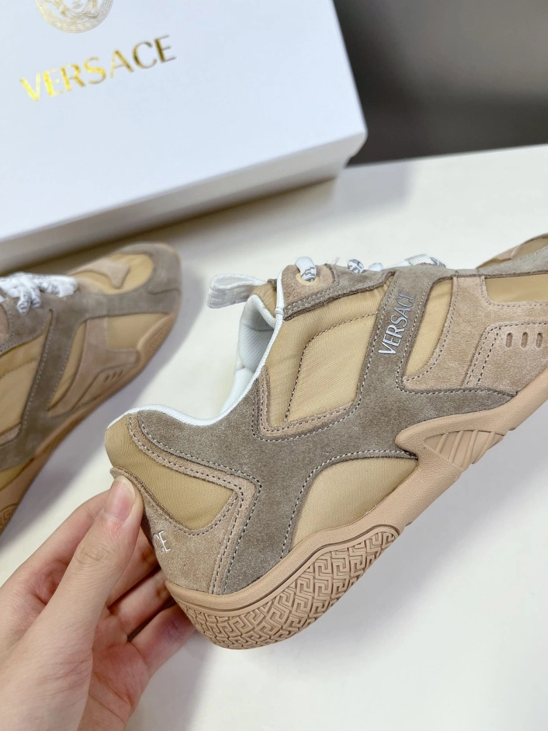 Gxvxnchy Sneakers Bright 151770