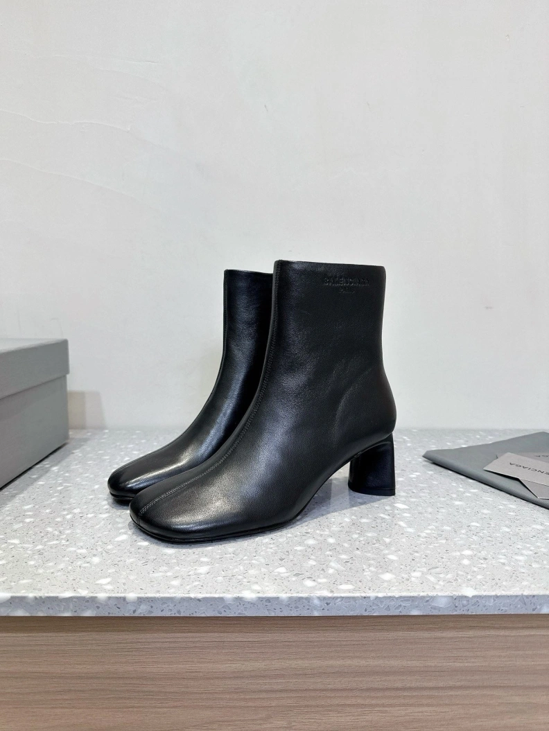 Flexible Bxlxnciaga Boots 109206