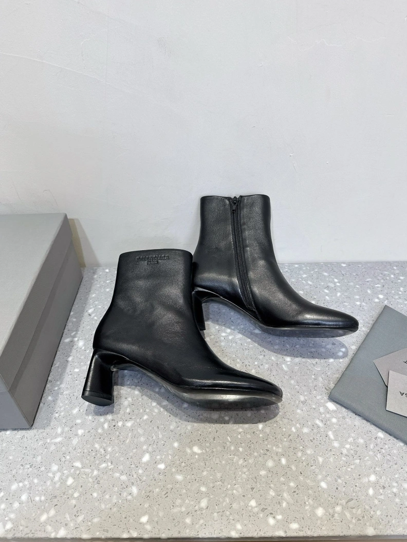 Flexible Bxlxnciaga Boots 109206