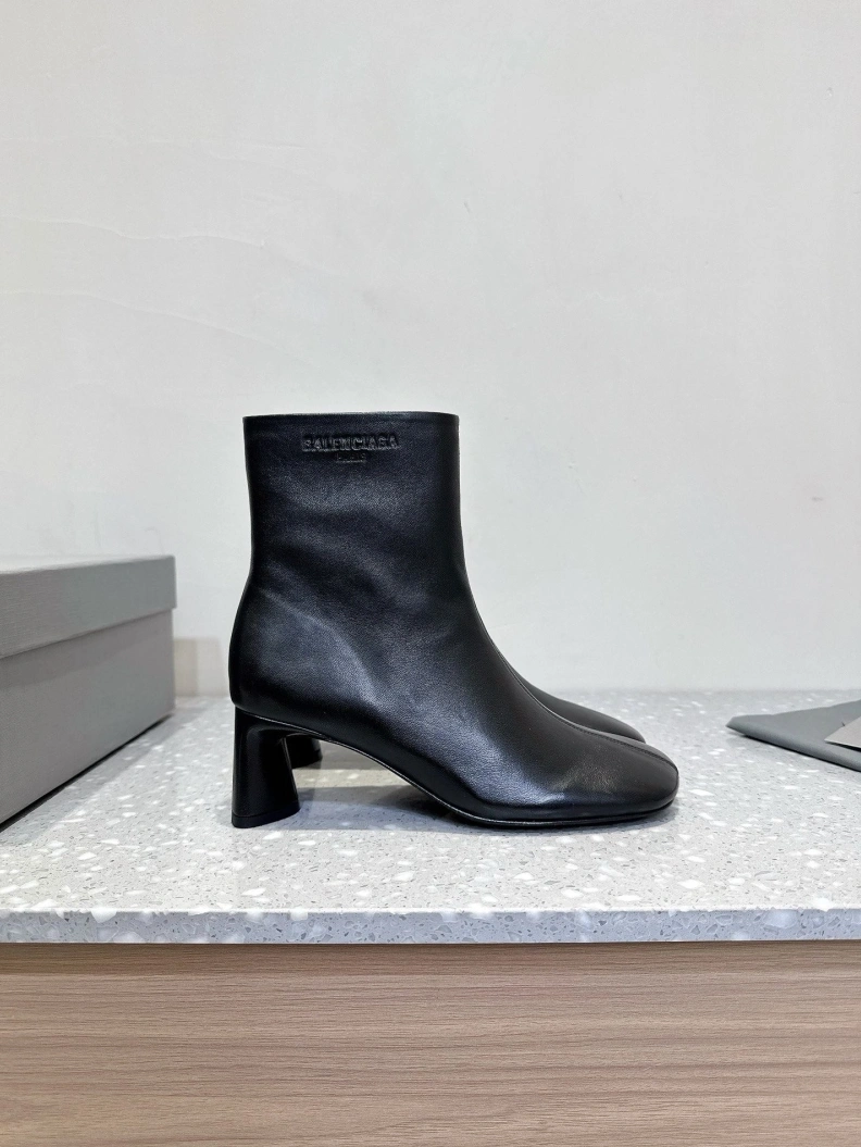 Flexible Bxlxnciaga Boots 109206