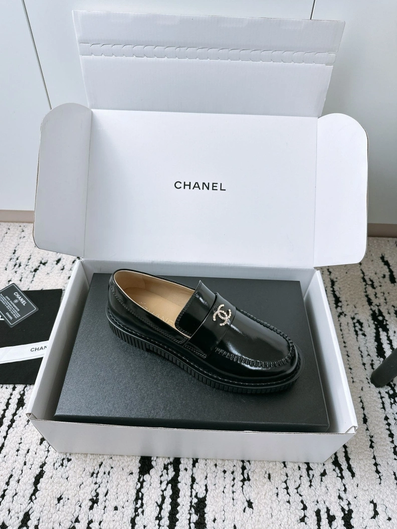 Cozy Chxnxl Leather Shoes 117867