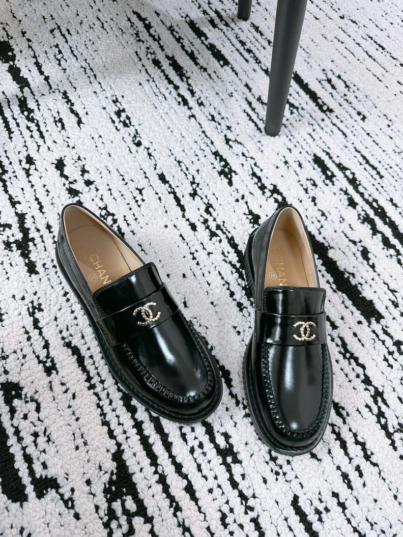 Cozy Chxnxl Leather Shoes 117867