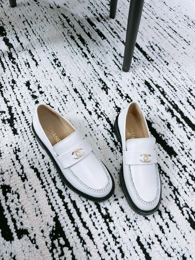 Sleek Chxnxl Leather Shoes 117855