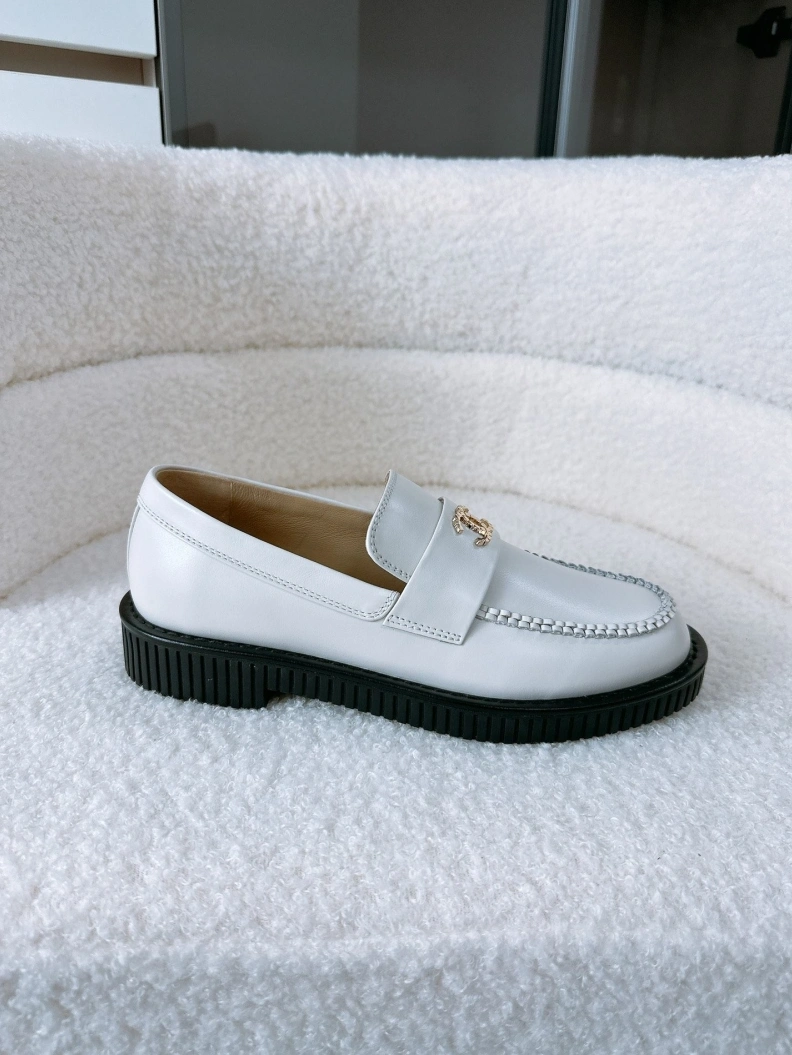 Sleek Chxnxl Leather Shoes 117855