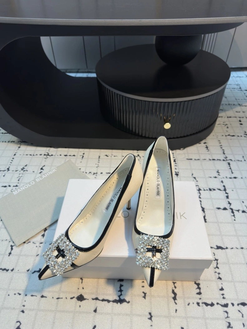 WellDesigned Mxnxlo Blxhnxk High Heels 192895