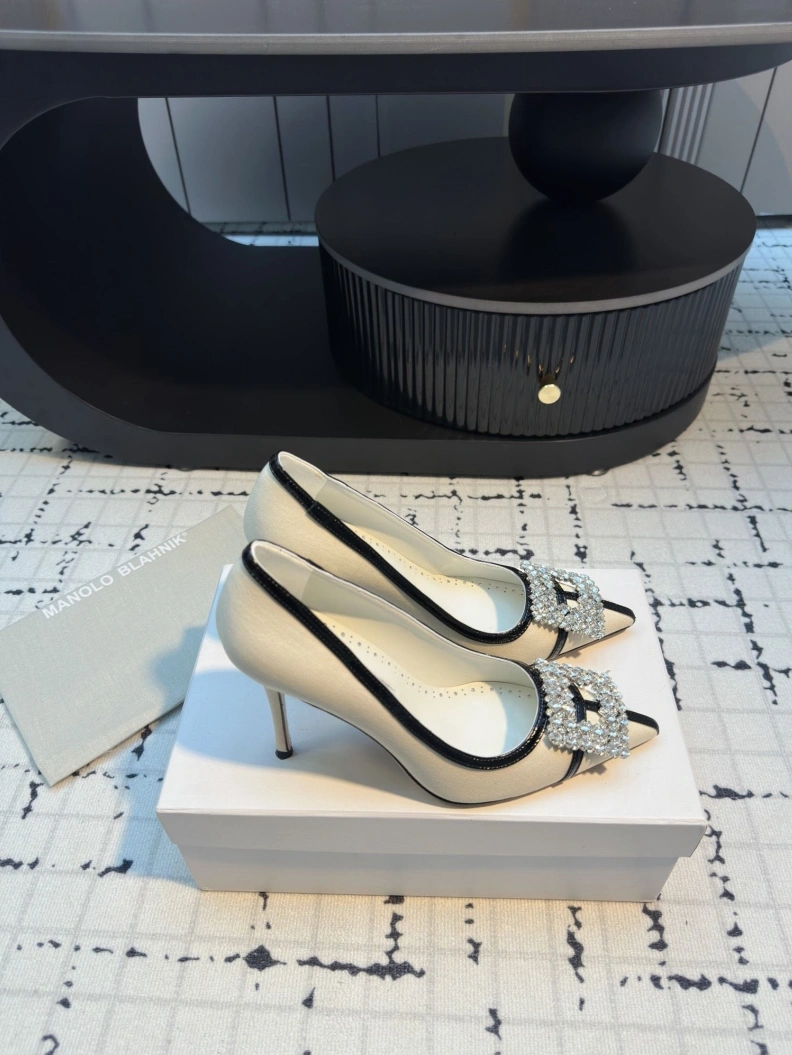 WellDesigned Mxnxlo Blxhnxk High Heels 192895