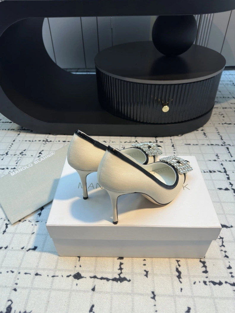 WellDesigned Mxnxlo Blxhnxk High Heels 192895