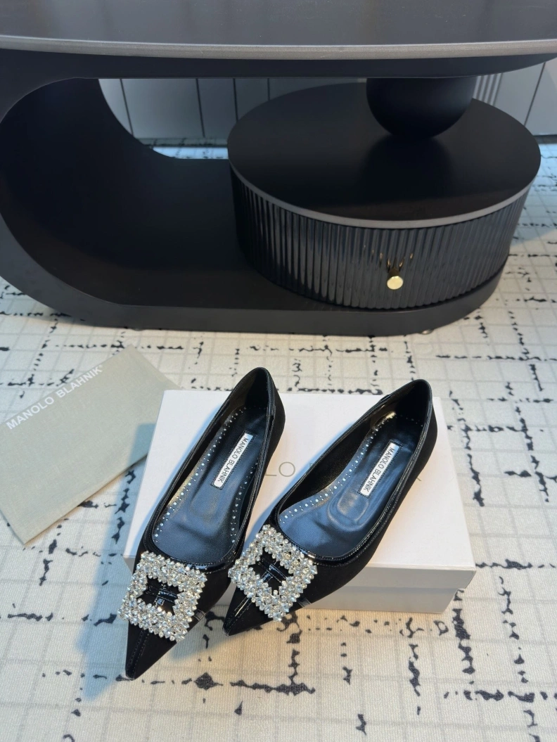 Unique Mxnxlo Blxhnxk flat shoes 192899