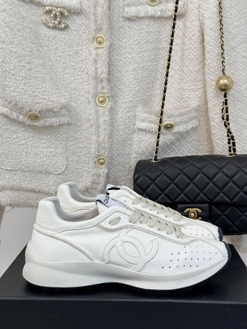 Resilient Alxxxnder Wxng Sneakers 107182