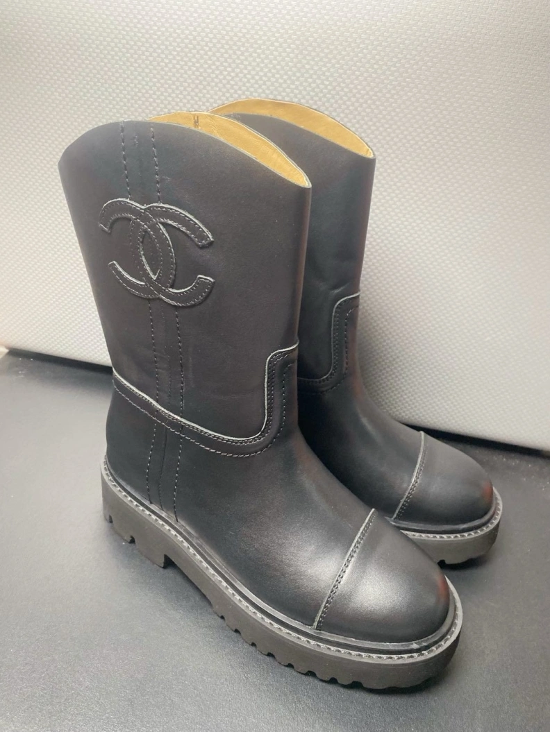 Resilient Chxnxl Boots 118107
