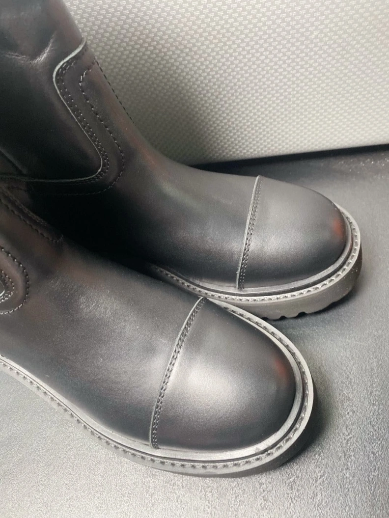 Resilient Chxnxl Boots 118107