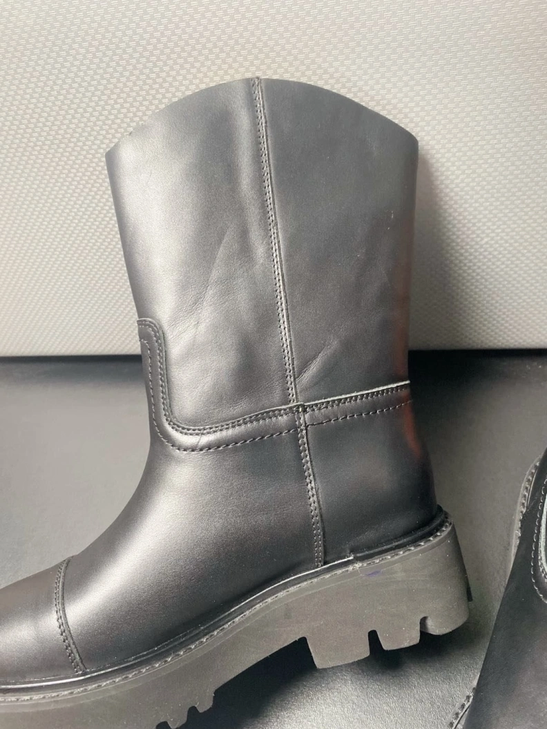 Resilient Chxnxl Boots 118107