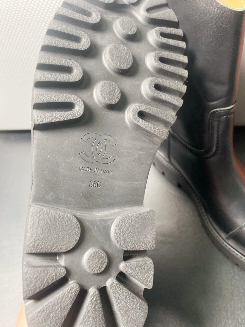 Resilient Chxnxl Boots 118107