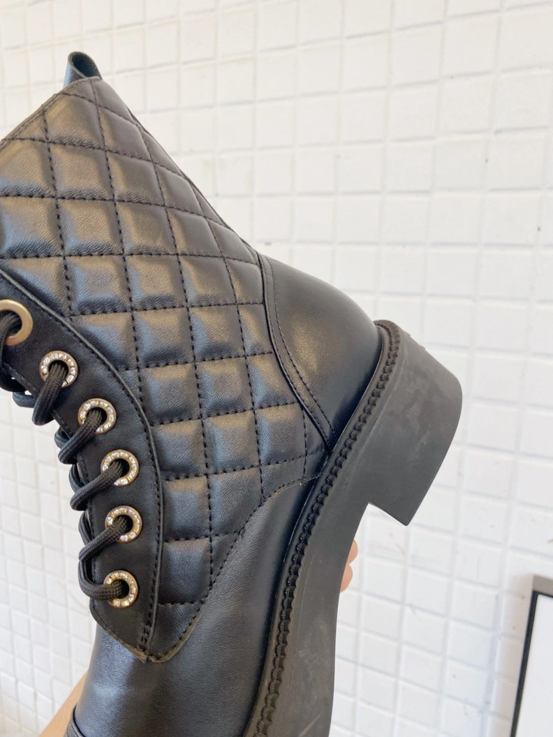 Bold Chxnxl Boots 118102