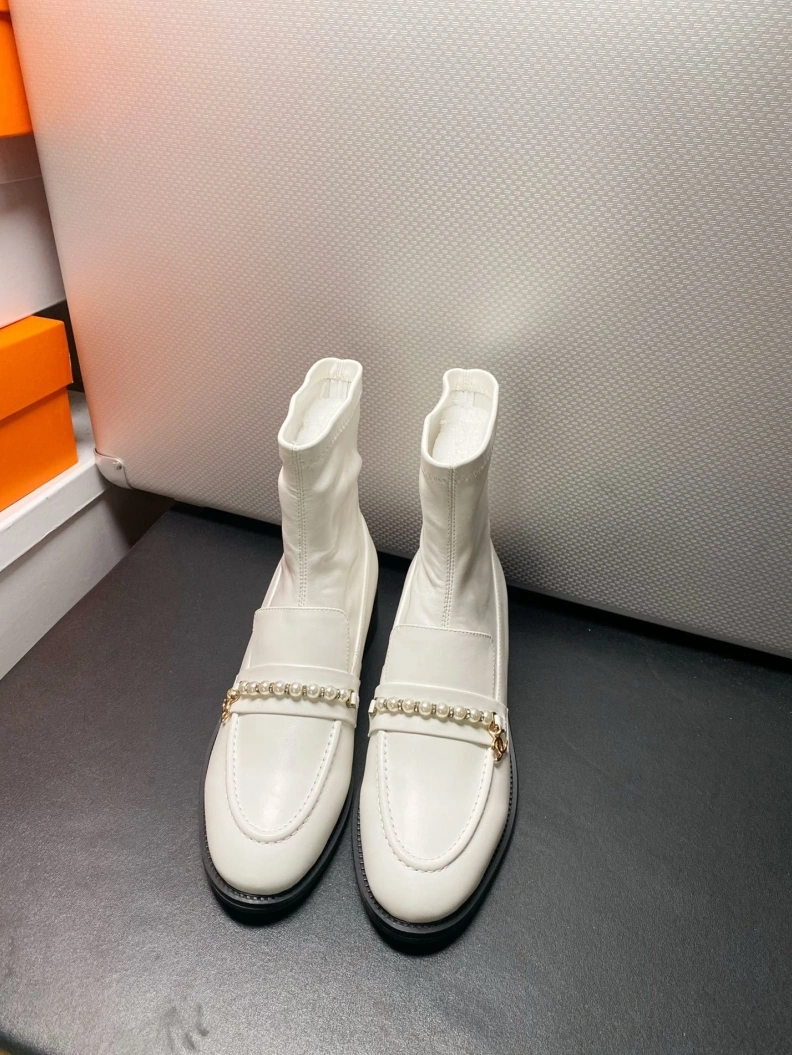 Minimalist Chxnxl Boots 118099