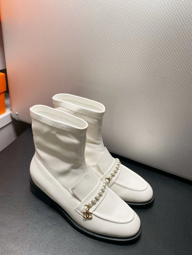 Minimalist Chxnxl Boots 118099