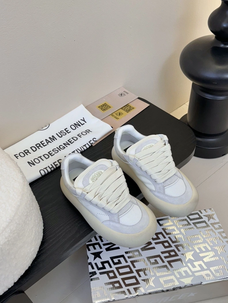 Versatile Othxr Sneakers 209537