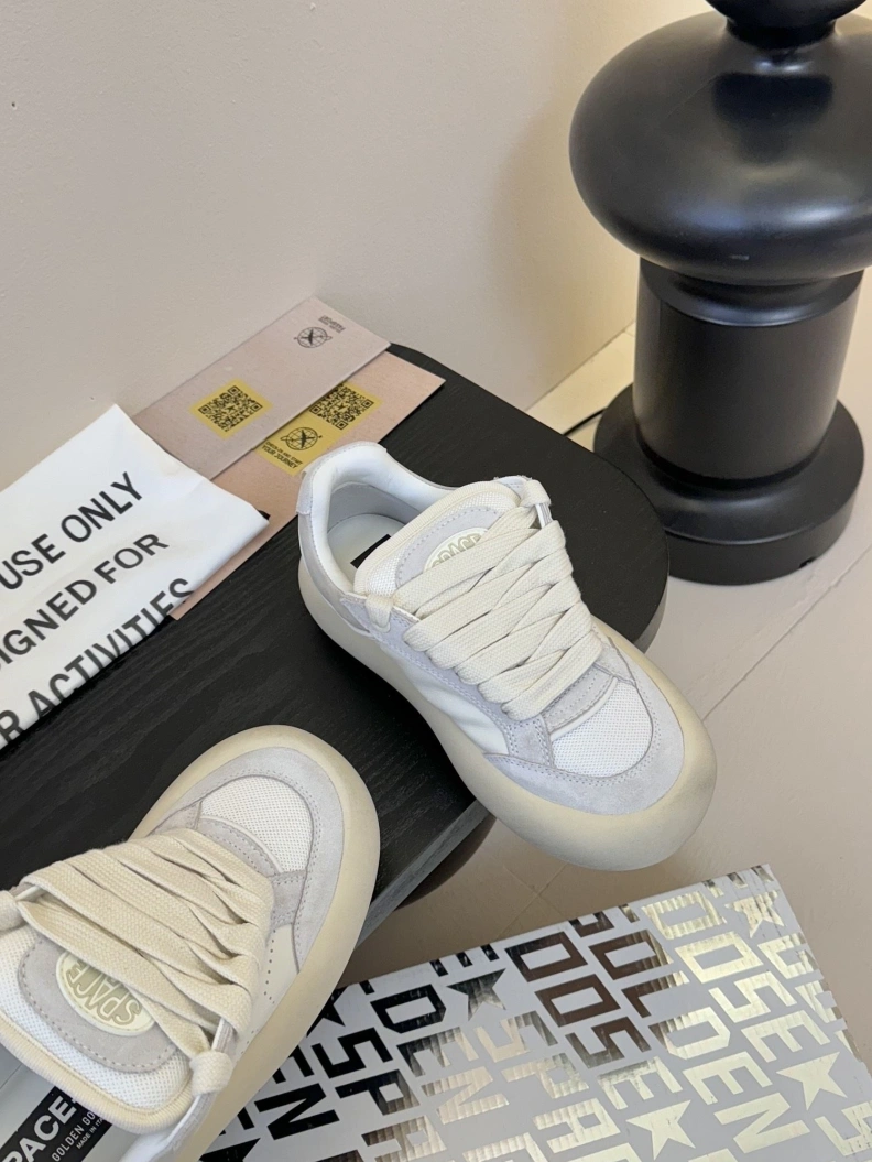 Versatile Othxr Sneakers 209537