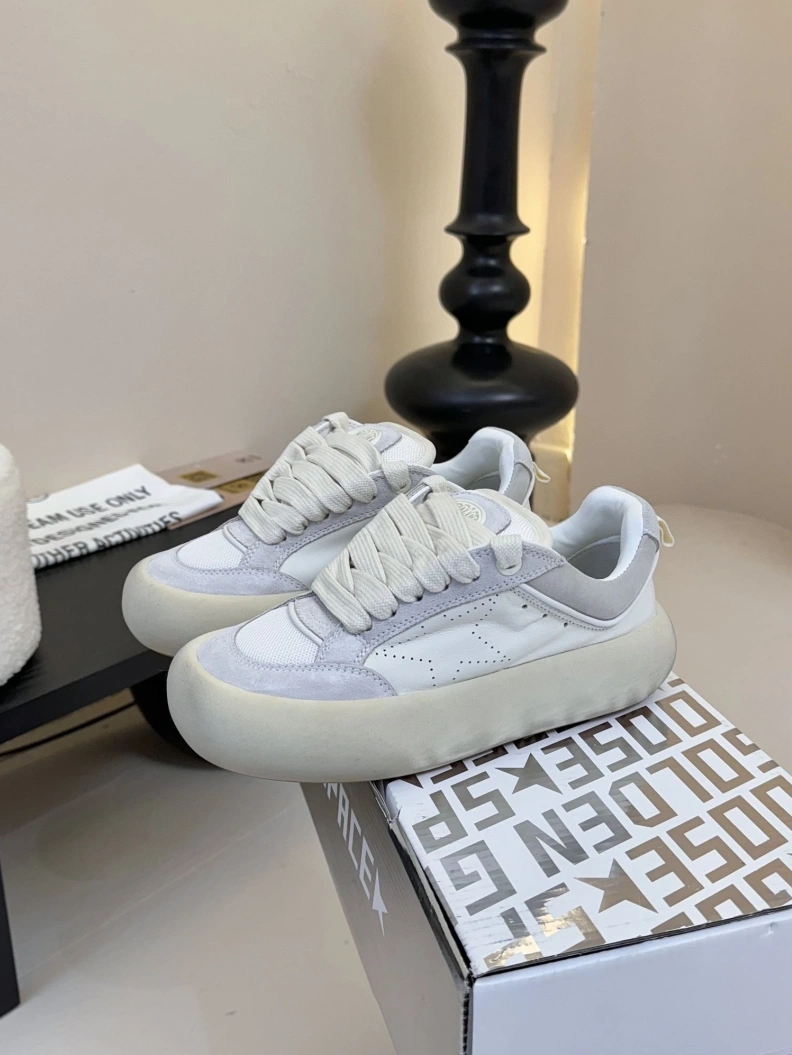 Versatile Othxr Sneakers 209537